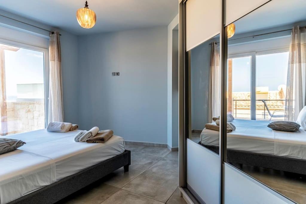 Zefyros Suite , Seafront Retreat ! Pánormos 外观 照片