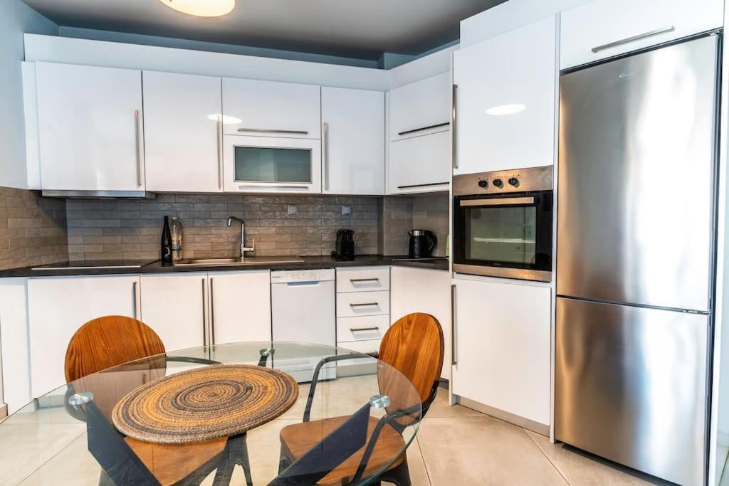 Zefyros Suite , Seafront Retreat ! Pánormos 外观 照片