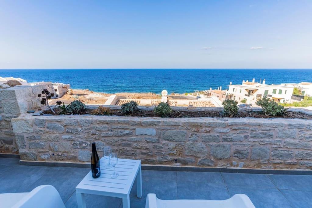 Zefyros Suite , Seafront Retreat ! Pánormos 外观 照片