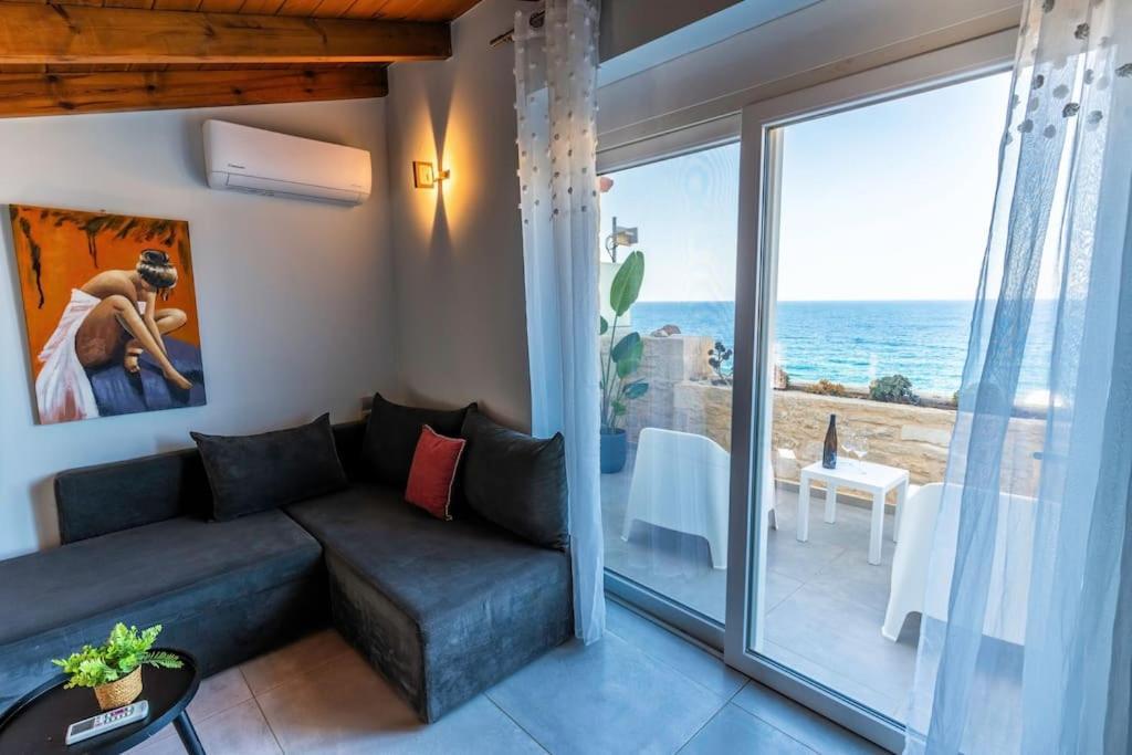 Zefyros Suite , Seafront Retreat ! Pánormos 外观 照片
