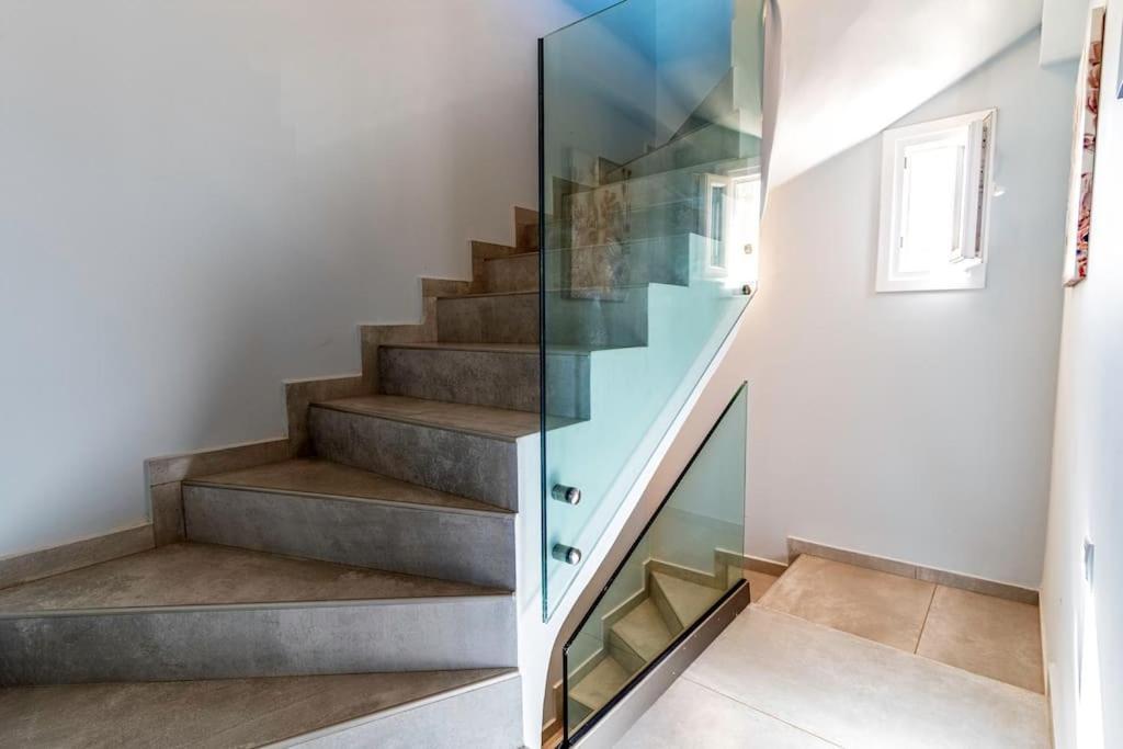 Zefyros Suite , Seafront Retreat ! Pánormos 外观 照片