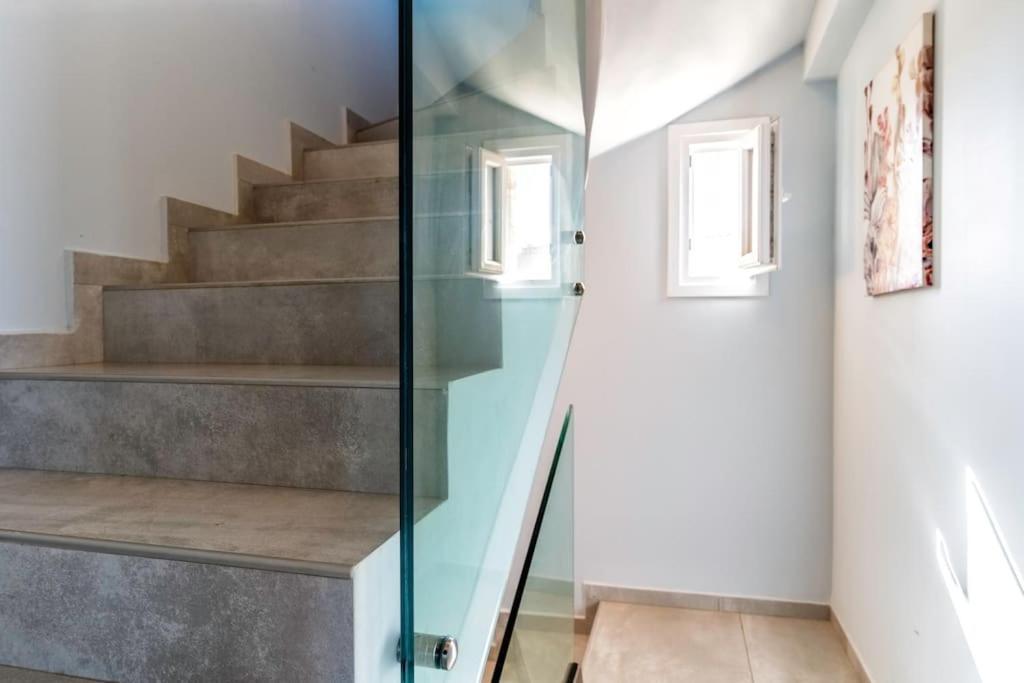 Zefyros Suite , Seafront Retreat ! Pánormos 外观 照片