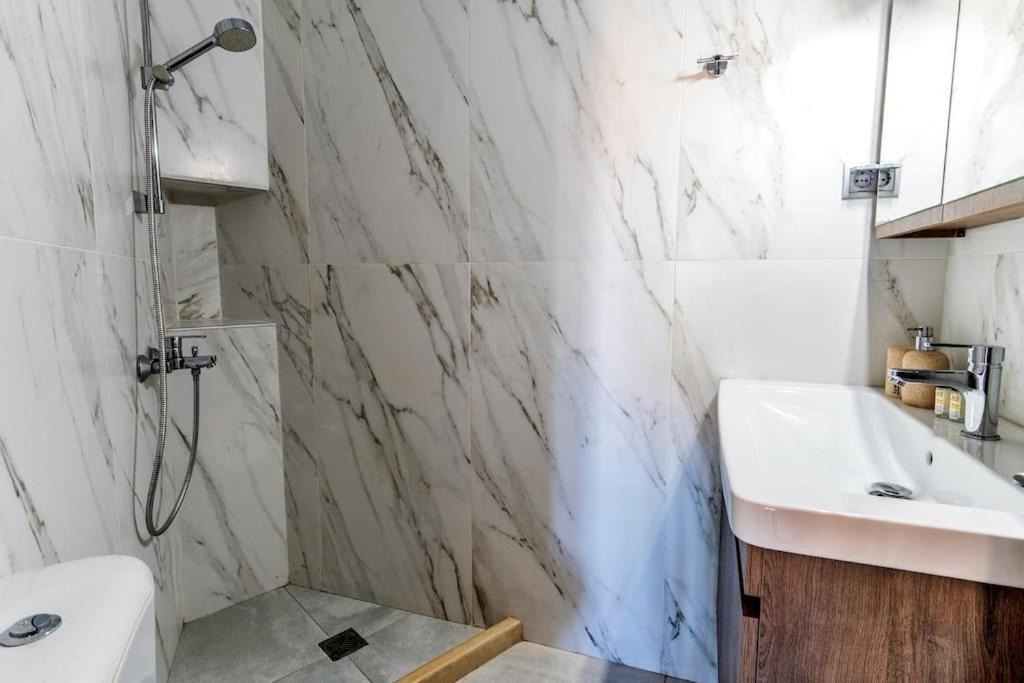 Zefyros Suite , Seafront Retreat ! Pánormos 外观 照片